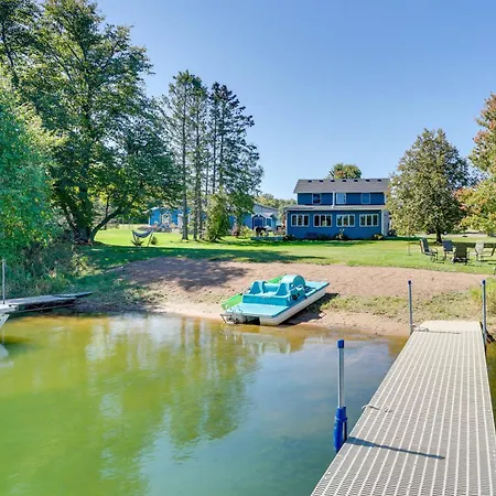 Lakefront Cabin With Fire Pit In Frederic!